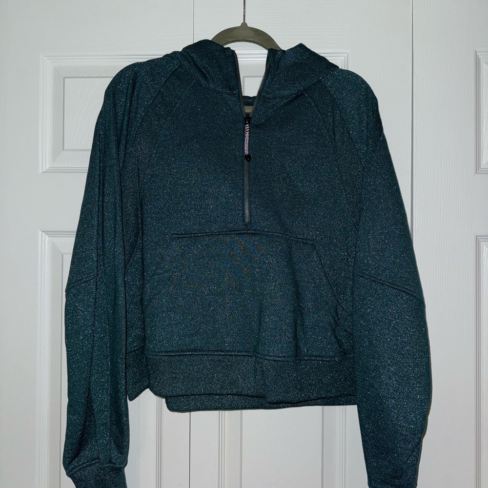 Lululemon cropped hooded scuba